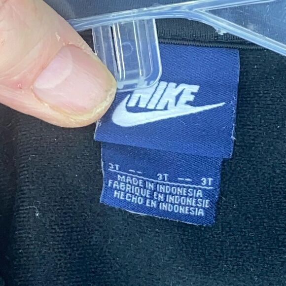 Nike zip up jacket for 3T boy or girl - Picture 3 of 3